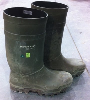 Ohm rated rubber boots